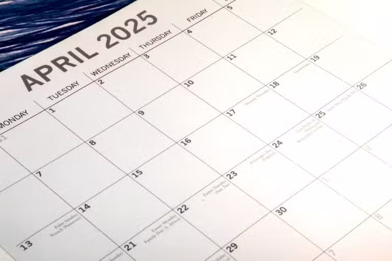 Calendário abril de 2025