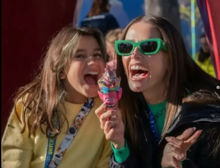 Deborah Secco com filha