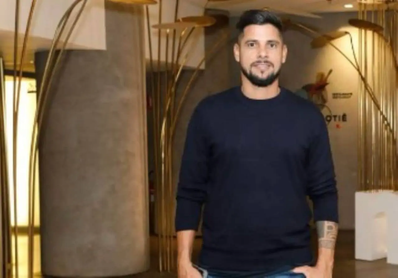 Ex jogador Cicinho