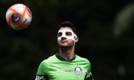 Flaco López durante treino do Palmeiras antes do Dérbi