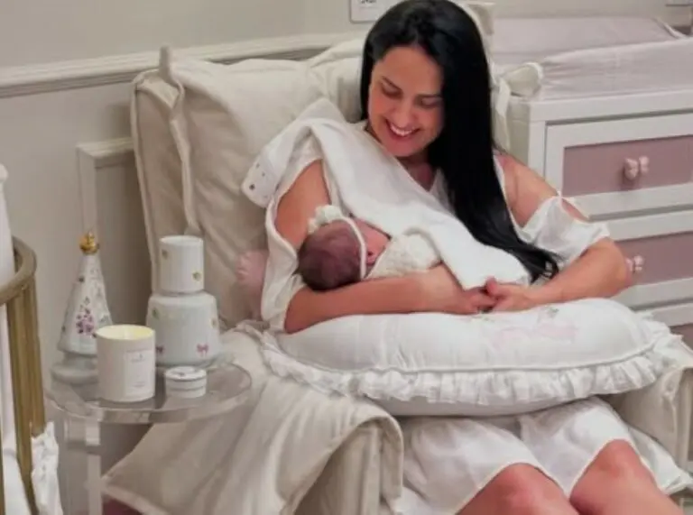 Graciele Lacerda com filha