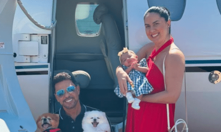 Graciele Lacerda segurando filha