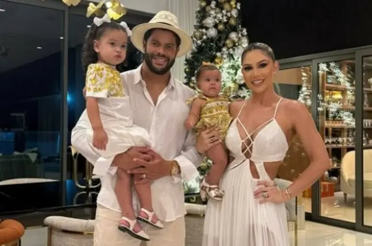 Hulk, Camila e filhas