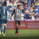 Hulk e Fabrício Bruno se cumprimentam em Atlético-MG x Cruzeiro