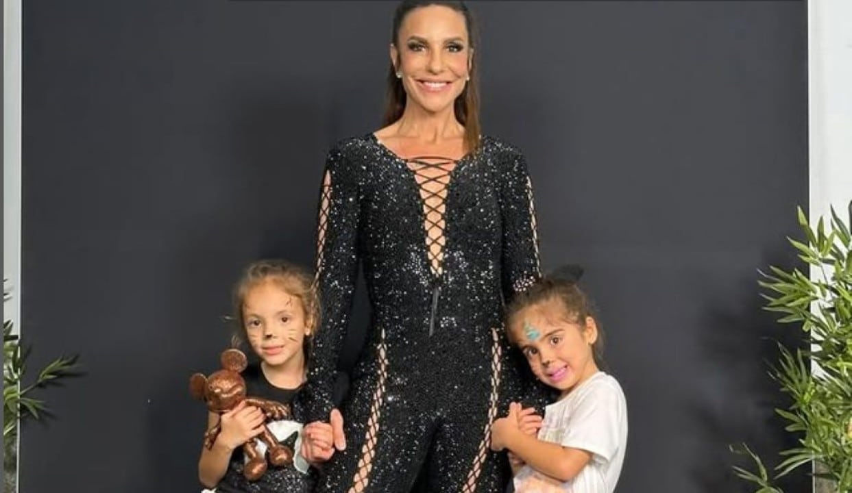 Ivete Sangalo e filhas gêmeas
