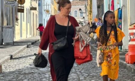 Leandra Leal e filha