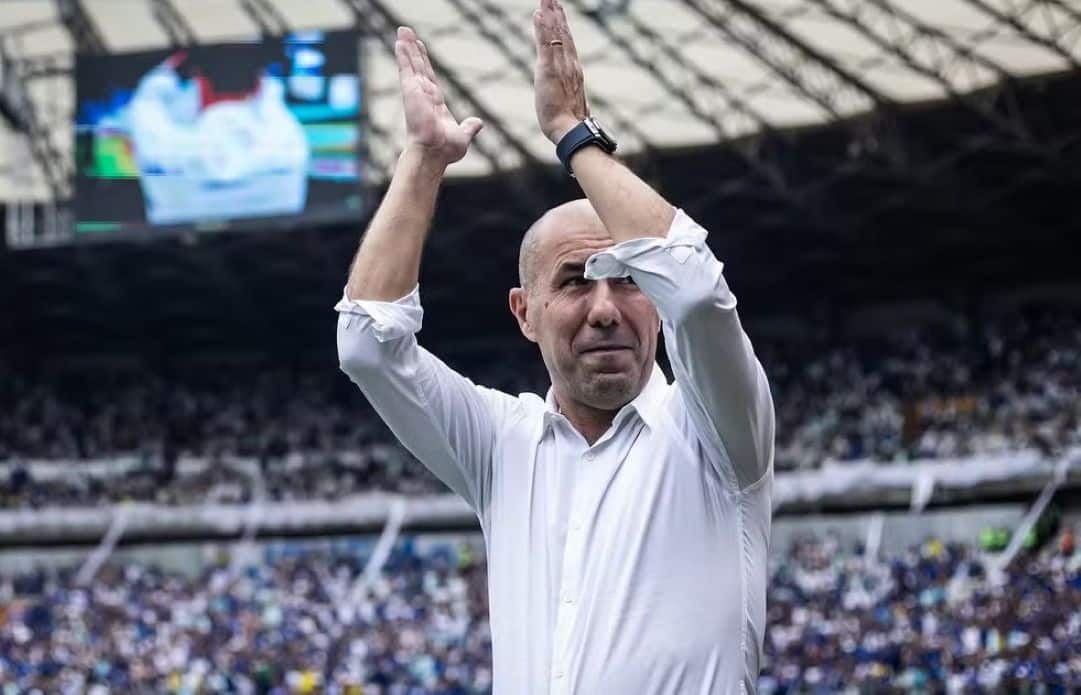 Leonardo Jardim saúda torcedores do Cruzeiro