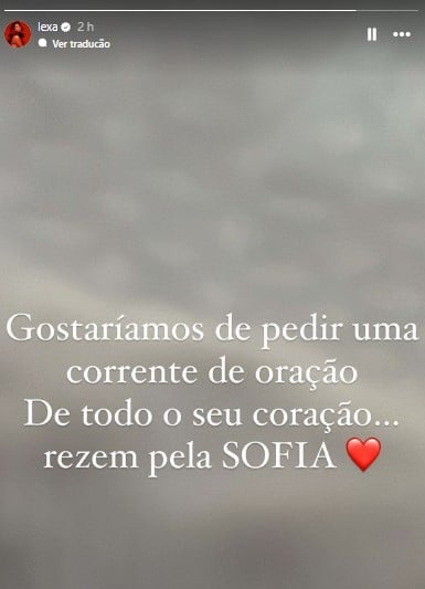 Lexa pede oração pela filha