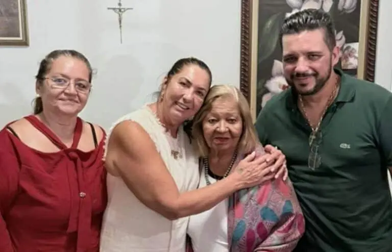 Mae da Vigrinia e Familia do namorado