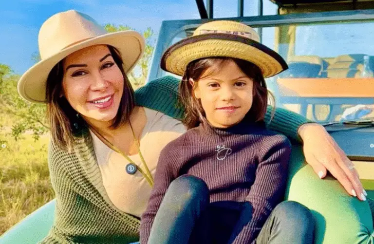 Maira Cardi com filha