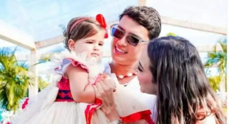 Mirela Santos e Familia