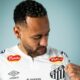 Neymar com a camisa do Santos