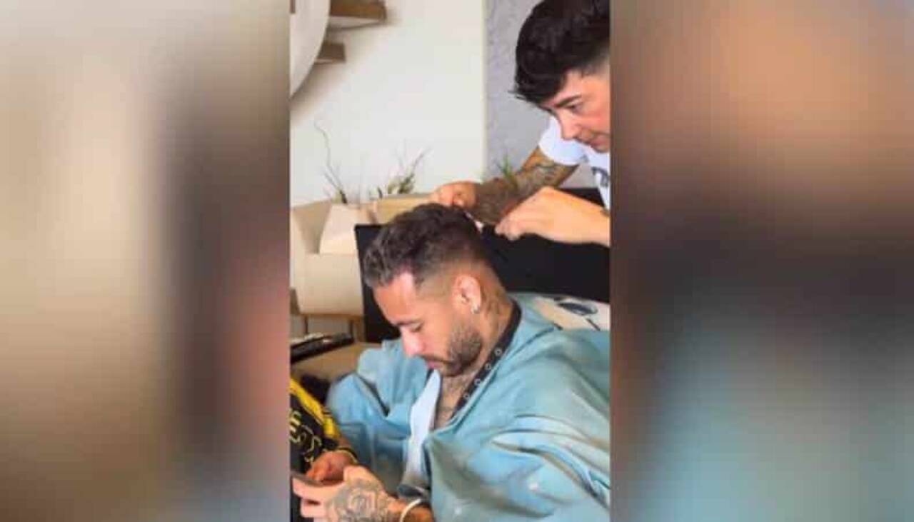 Neymar retorna ao Santos e lança cabelo moicano clássico para reestreia aos 33 anos