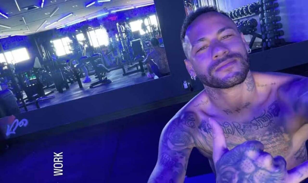 Neymar trabalha em casa antes de treino no Santos e jogo decisivo no Paulista