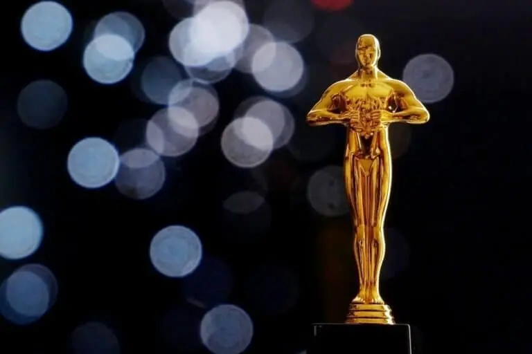Oscar Statue
