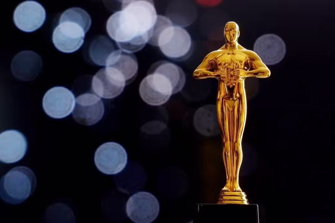 Oscar Statue