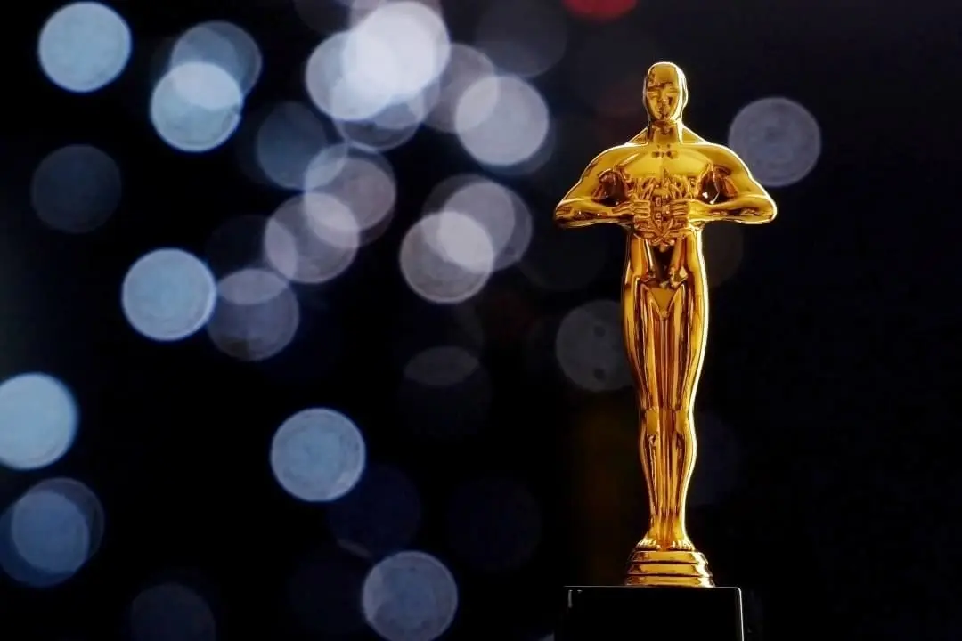 Oscar Statue