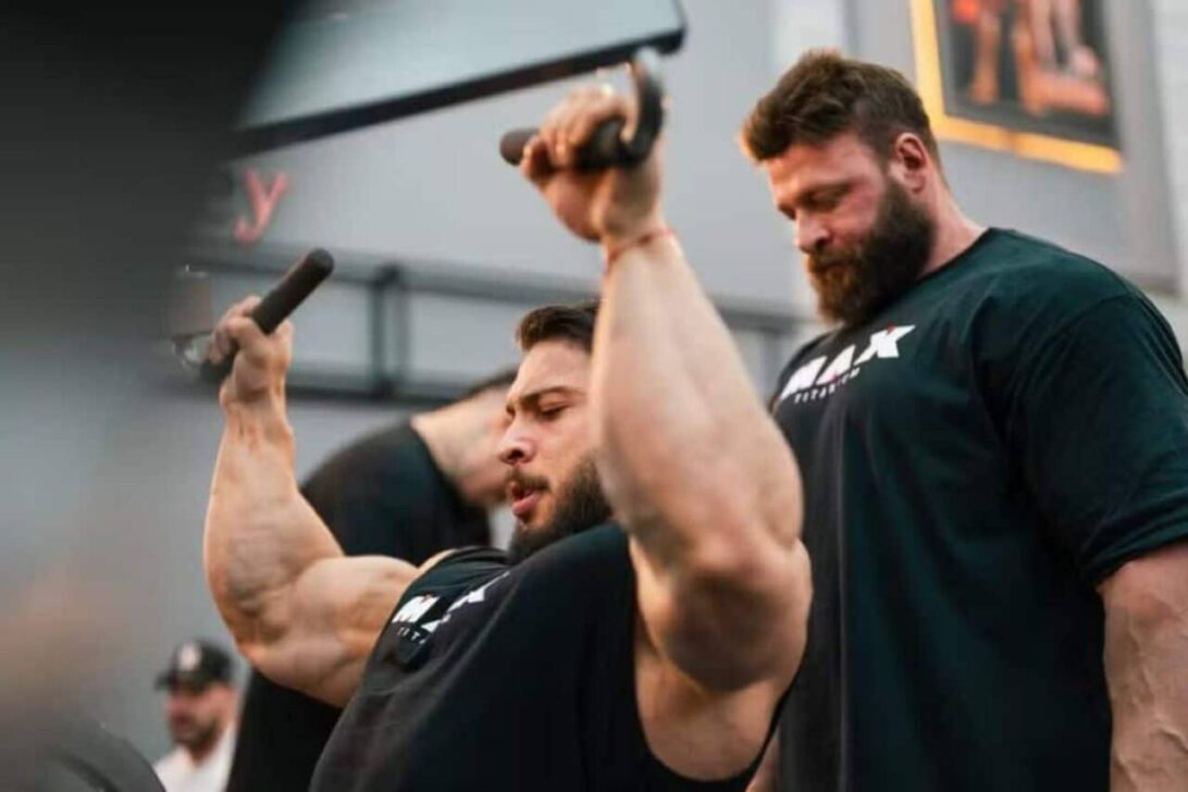 Ramon Dino e seu treinador, Fabricio Pacholok, durante treino