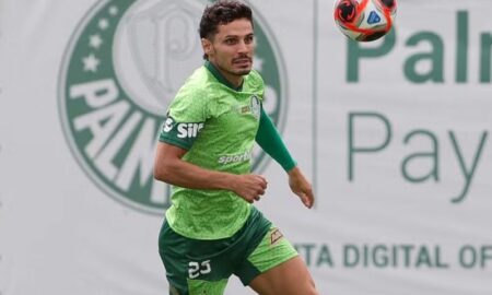 Raphael Veiga durante treino do Palmeiras