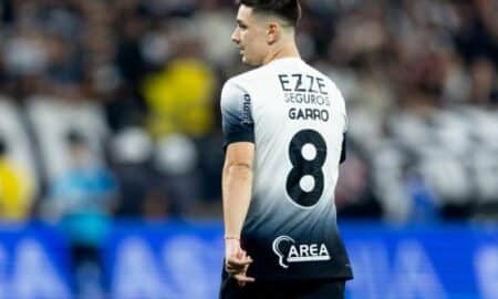 Rodrigo Garro com a camisa 8 do Corinthians
