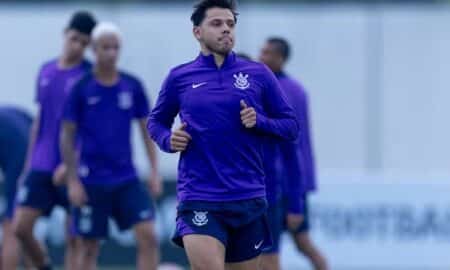 Romero trabalhou no gramado e deve ser titular do Corinthians diante da Lusa