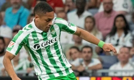 Vitor Roque em ação pelo Betis