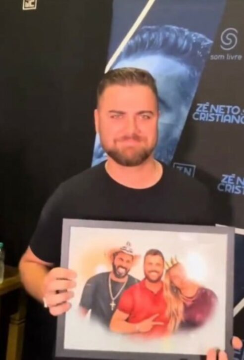 Zé Neto com quadro