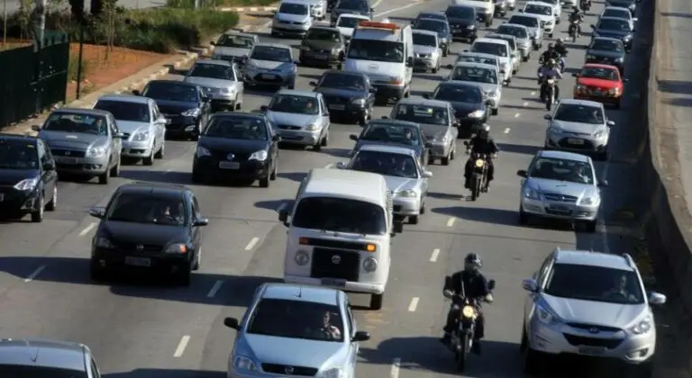 trânsito IPVA Detran carros estada