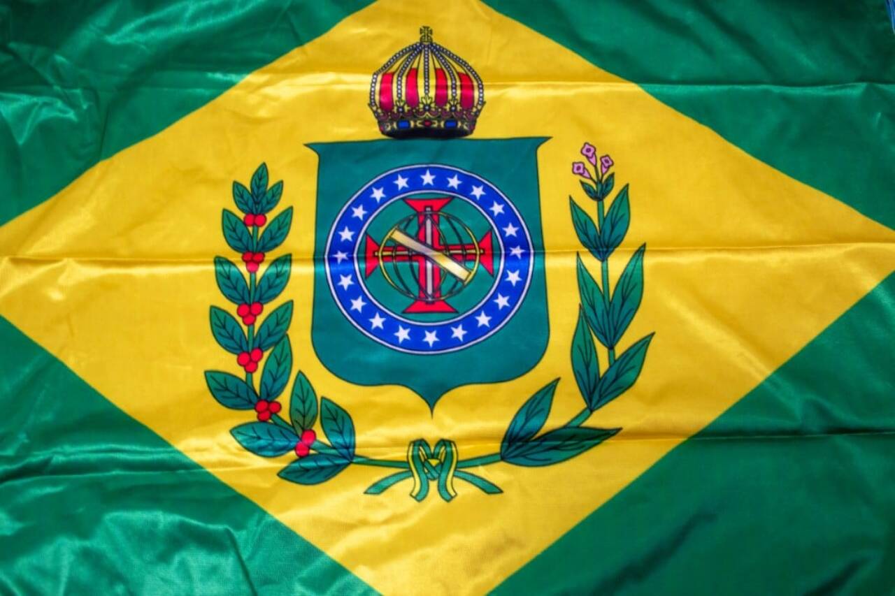 Brasil pode voltar a ter rei? Debate sobre retorno do rei em proposta de plebiscito no Senado
