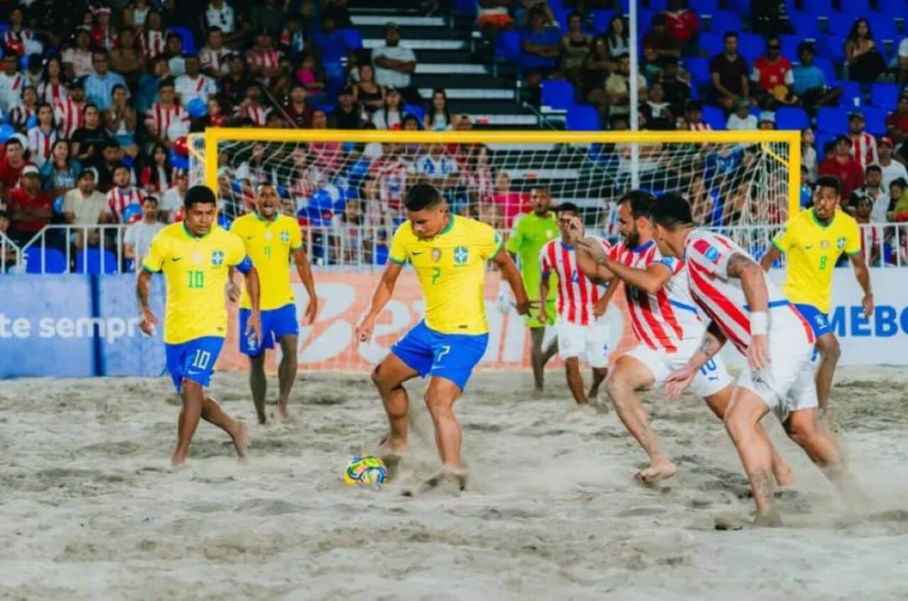 Brasil conquista o tetracampeonato da Copa América de Futebol de Areia com vitória por 5 a 4 sobre o Paraguai