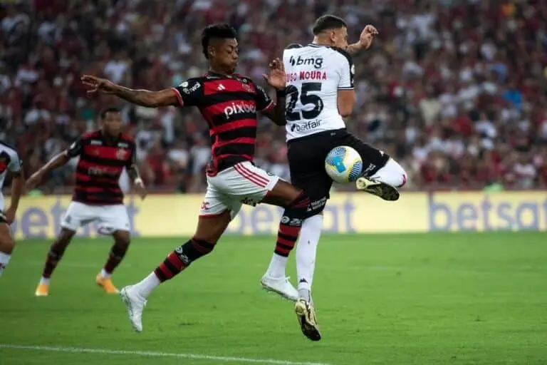 Bruno Henrique e Hugo Moura