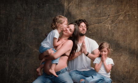 Chay Suede com família