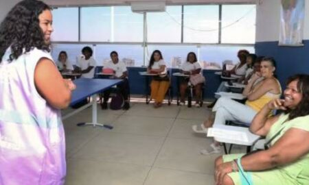 Curso profissionalizante para mulheres no RJ