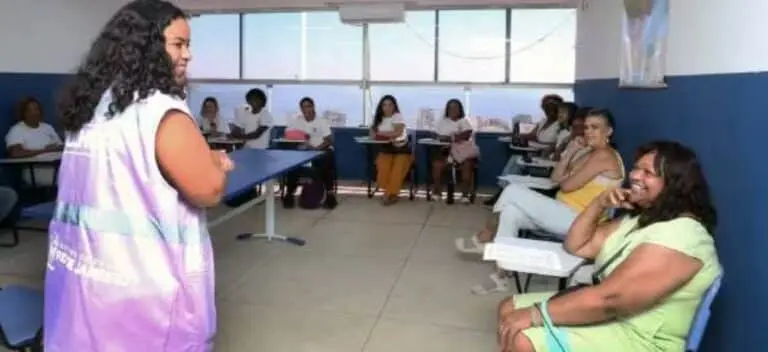Curso profissionalizante para mulheres no RJ