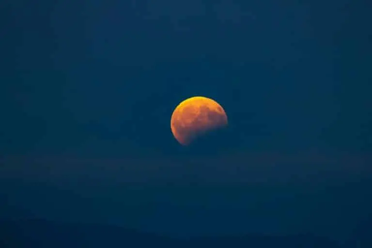Eclipse lunar