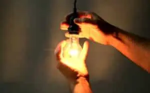 Tarifa Social de Energia: quem tem direito ao desconto na conta de luz?