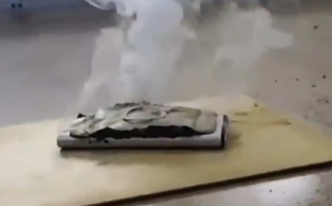 Explosão de carregador portátil