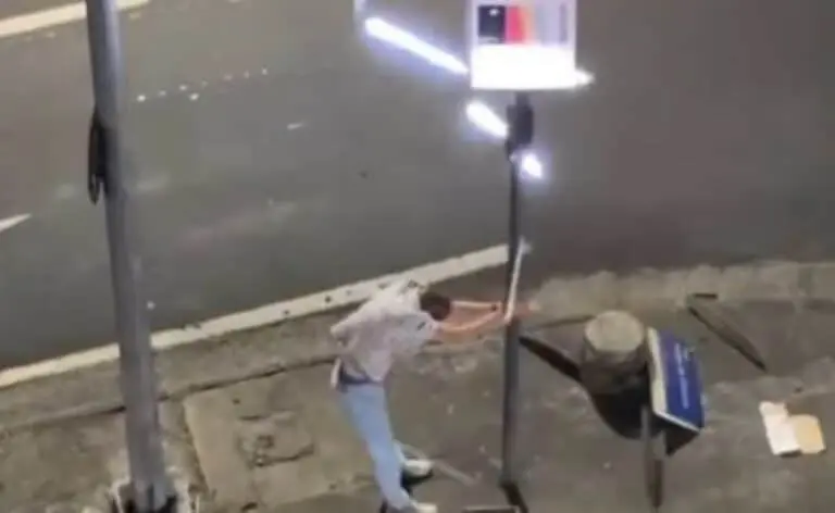 Foreign tourist causes riot and is arrested