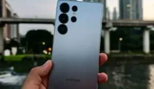 توفر واجهة One UI 8.5 إعادة تصميم مرئي ومشاركة سريعة متوافقة مع iPhone