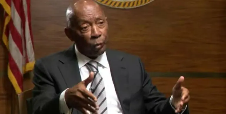 Houston Mayor Sylvester Turner - Foto: KHOU 11 YouTube