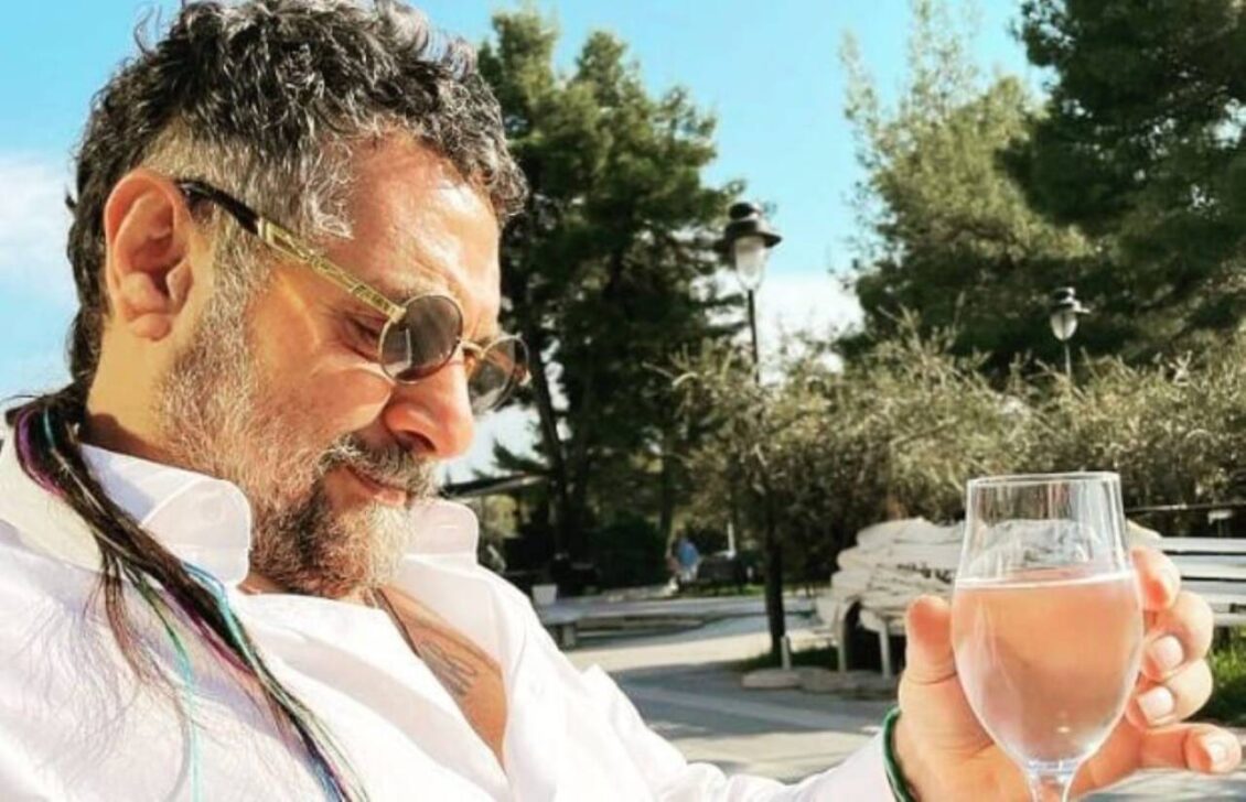 Kuzey Yucehan que intepreta Azmi em 'Força de Mulher'