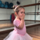 Lua em aula de ballet