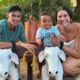 Luva de Pedreiro, Távila Gomes e filho