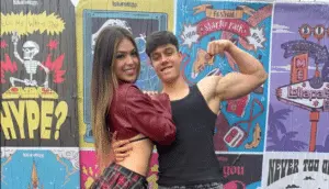 Melody brilha com look ousado e namorado no primeiro dia do Lollapalooza em Interlagos