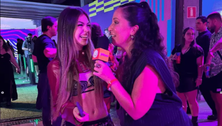 MC Melody no Lolla