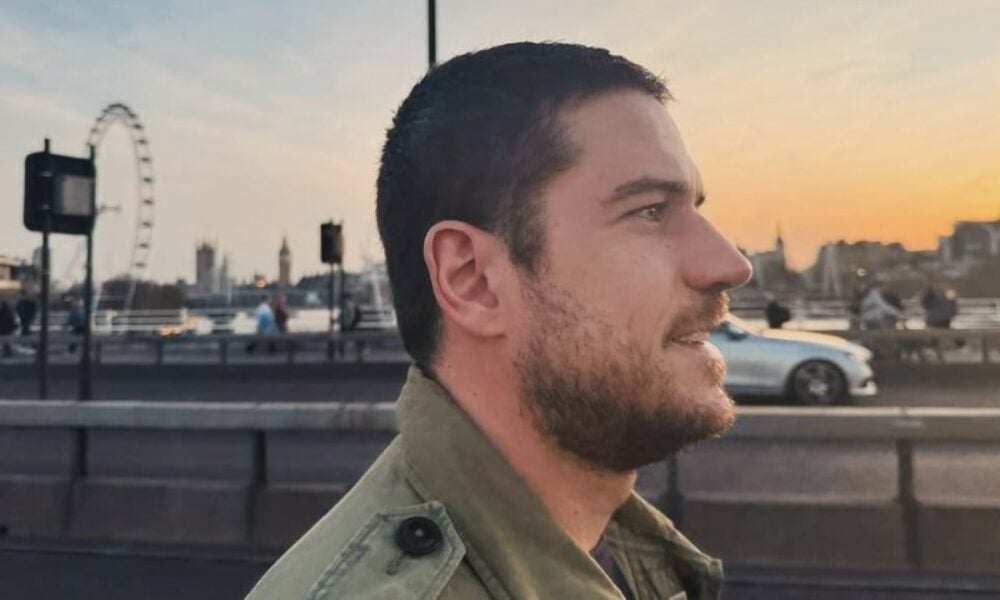Marco Pigossi revela planos de ser pai com Marco Calvani em relação homoafetiva