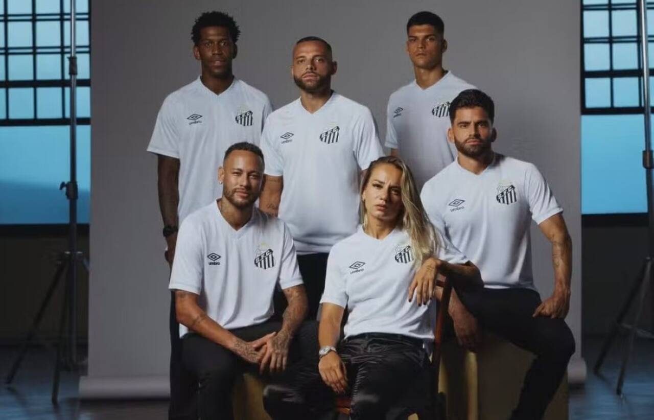 Santos lança novo uniforme 1 com homenagem ao Monte Serrat e celebra retorno à Série A