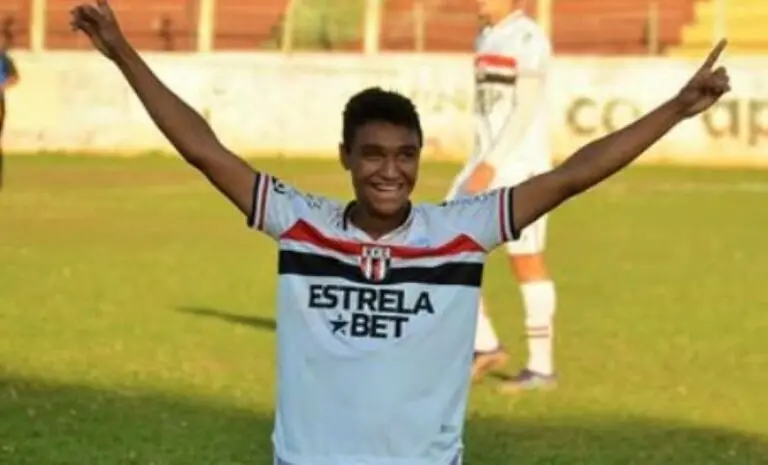 Pedro Severino em jogo pelo Botafogo-SP