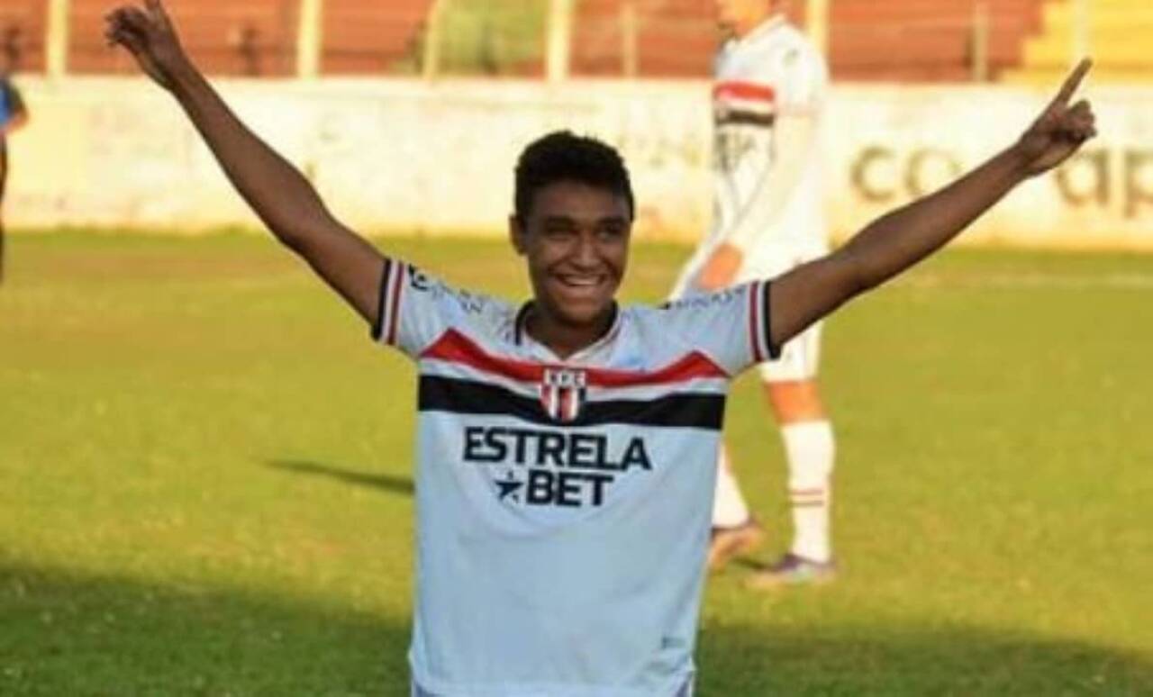 Pedro Severino em jogo pelo Botafogo-SP