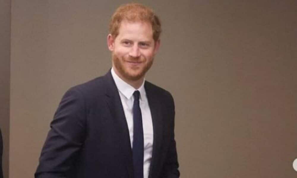 Prinz Harry entschuldigt sich bei Kanada für die Wahl des World Series-Caps
